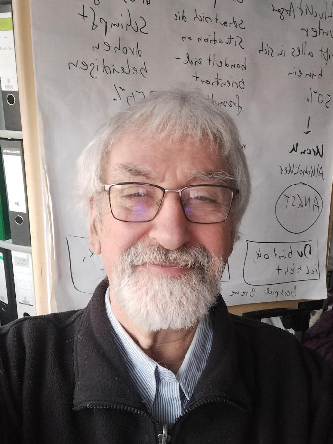 Ein Offenes Kompetentes Ohr Koln Bagian luar foto